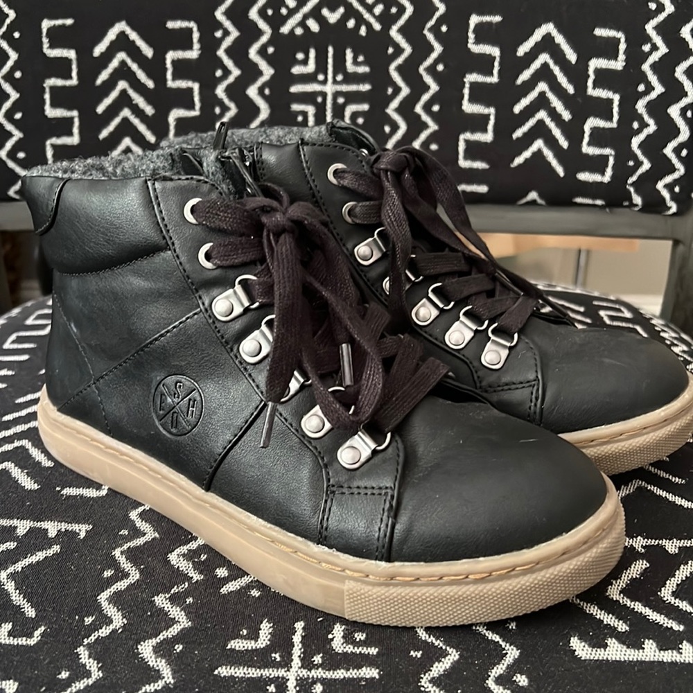 B52 by Bullboxer Boys Black Shoes Size 35/ 3.5 US